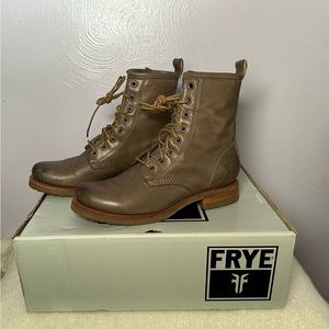 Frye-VERONICA COMBAT